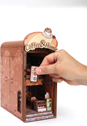 651068-4.jpg