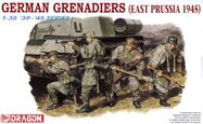 Model Kit figurky 6057 - GERMAN GRENADIERS (EAST PRUSSIA 1945) (1:35)
