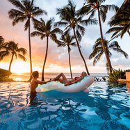 56874eu-lounge-piscine-lagon.jpg