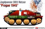 Model Kit vojaški 13277 - HETZER "PRAGA 1945" (1:35)