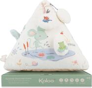 K210015_Kaloo_Petit_Chansons_Textilna_pyramida_pre_hru_na_brusku_s_aktivitami_a_rolnickou_pre_babatk