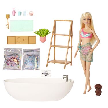 Barbie und Ken haben es im Badezimmer