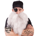 Brada pirata s maramom i povezom na oku