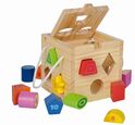 Cubo de madera con formas para insertar