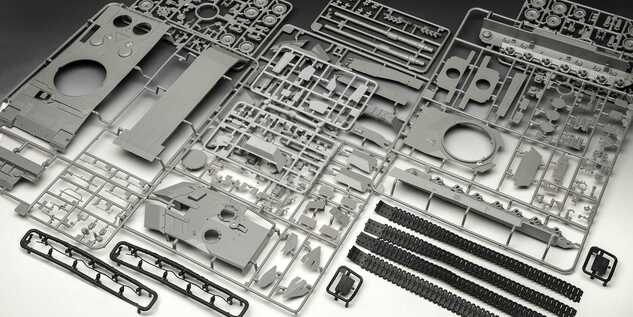 Gift-Set tank 05631 - 70 Years Bundeswehr: Leopard 2 A6A2 (Exclusive Edition) (1:35)