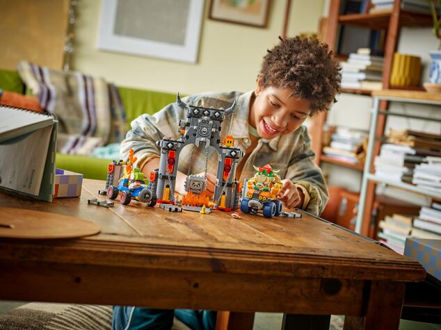 LEGO® Super Mario 72039 Mario Kart™ – Bowser und sein Schloss