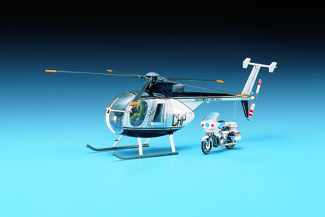 Model Kit helikopter 12249 - HUGHES 500D POLICIJSKI HELIKOPTER (1:48)