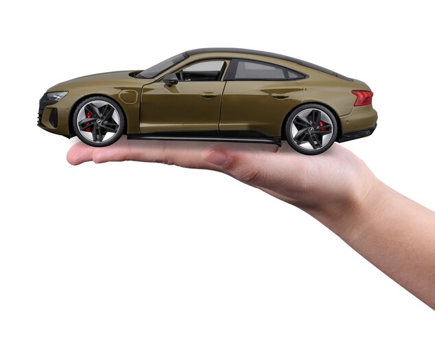 Bburago 1:18 Plus - 2022 Audi RS e-tron GT - Tactical Green