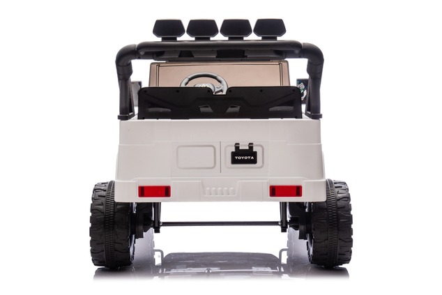 Elektrické autíčko Toyota FJ Cruiser XXL s pohonom 4x4, licencované (Dvojmiestne), biele,
