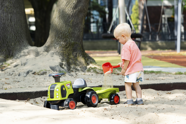 Falk Traktor Baby Claas mit Lenkrad, Hupe, Anhänger, Rechen und Schaufel
