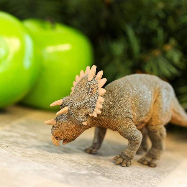 Safari® Regaliceratops dinosaurus