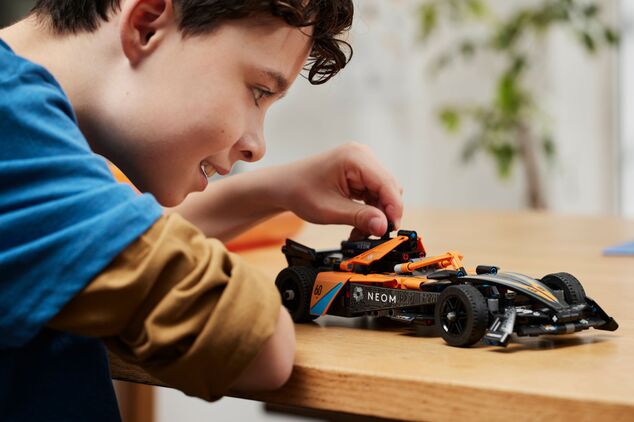LEGO® Technic 42169 NEOM McLaren Formel-E-Rennwagen