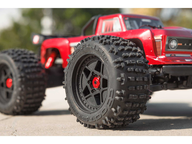 Arrma Outcast 4S V2 BLX 1:10 4WD RTR oceľová