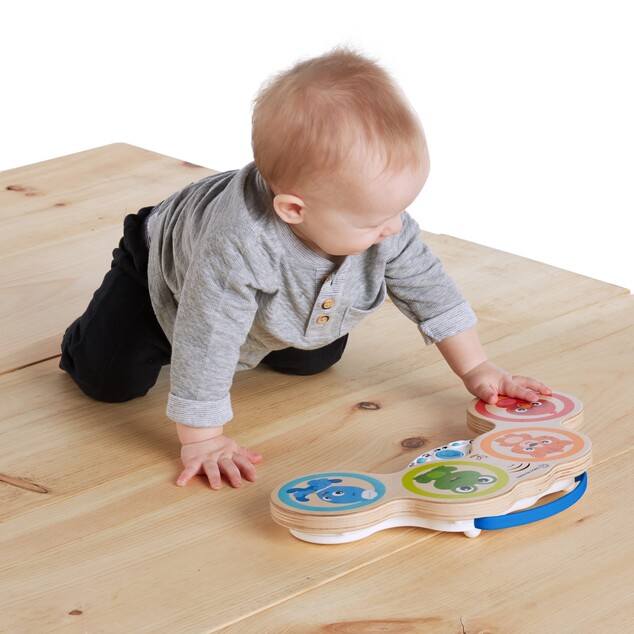 Hračka drevená hudobná bubny Magic Touch HAPE 6m+