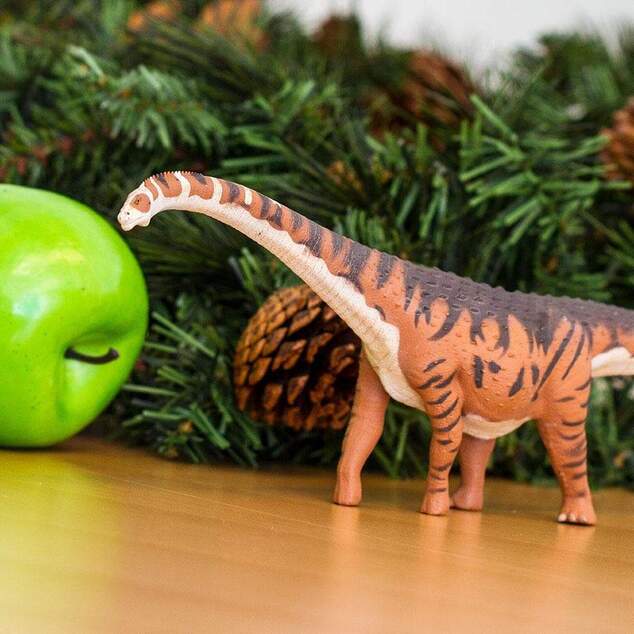 Safari® Malawisaurus dinosaurus