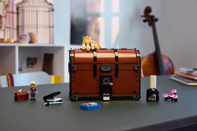 LEGO® Wednesday 76785 Vec a jeho byt