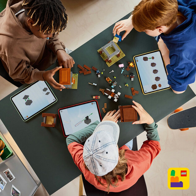 LEGO® Minecraft™ 21278 Základňa plieniteľov a Ničiteľ
