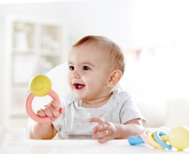 Hape ECO BABY - Hrkálka prstienok