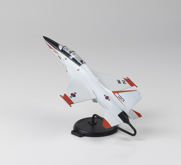 Modellbausatz Flugzeug 12519 - ROKAF T-50 ADVANCED TRAINER MCP (1:72)