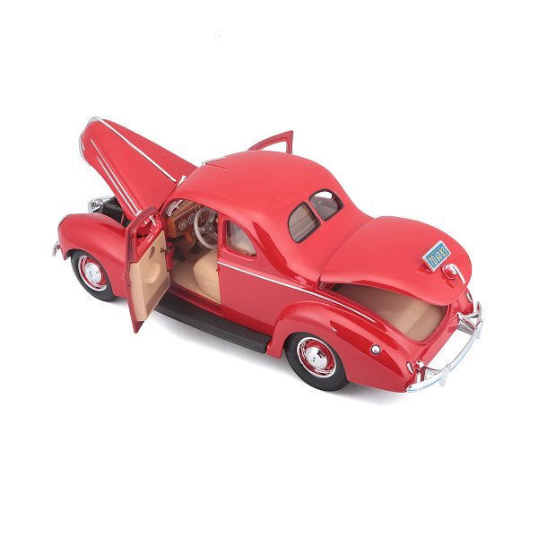 Maisto - 1939 Ford Deluxe Coupe, červený, 1:18