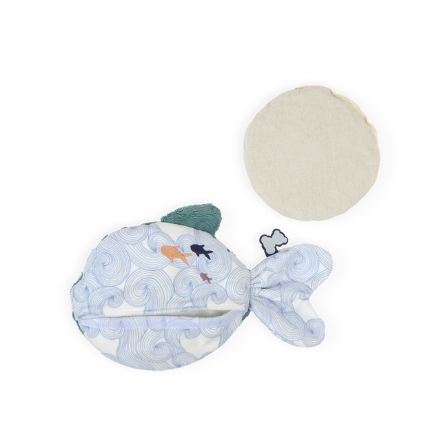 Kaloo Petit Calme Plüss tengeri Hal levendulás párnával a jobb alvásért 14 cm