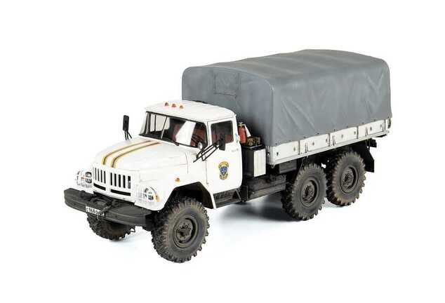 Model Kit katonai 3706 - Szovjet teherautó ZIL-131 (1:35)