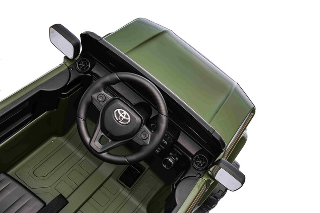 Elektrické autíčko Toyota Landcruiser 12V, vojenské zelené, široké jednomiestne sedadlo, 2