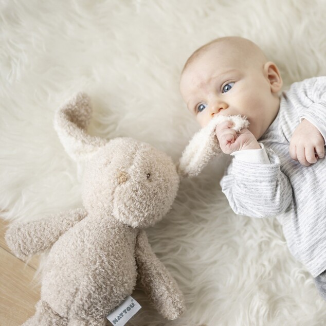 NATTOU Hračka plyšová Teddy zajačik 34 cm