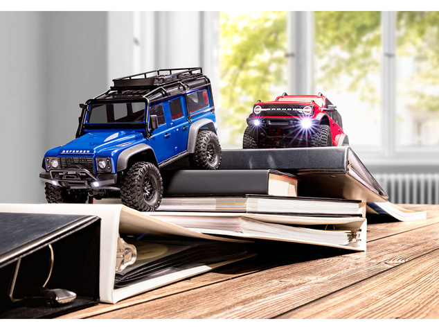 Traxxas TRX-4M Land Rover Defender 1:18 RTR x-modrý