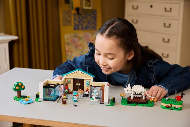 LEGO®Animal Crossing 77056 Blathers Museumsammlung