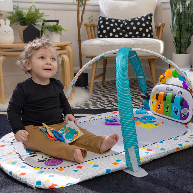 BABY EINSTEIN Postieľka s ohrádkou na hranie a klavírom 3v1 Kick &amp; Snooze™ 0m+