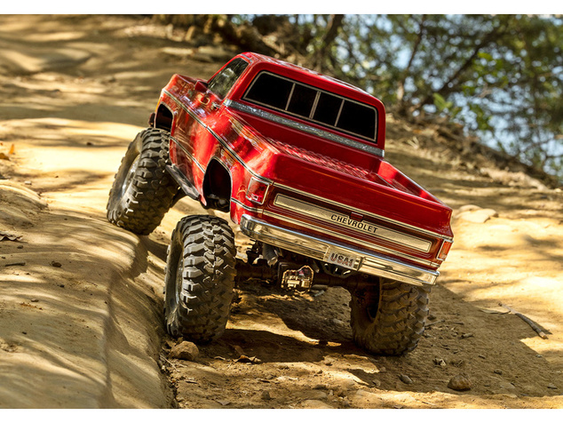 Traxxas TRX-4 Chevrolet K10 1979 1:10 RTR strieborný
