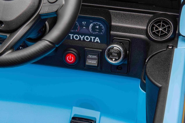 Elektrické autíčko Toyota Landcruiser 12V, modré, široké jednomiestne sedadlo, 2,4 GHz dia
