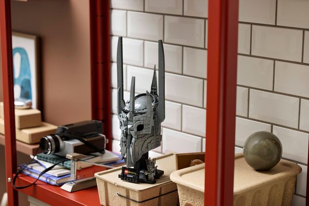 LEGO® Icons 11373 Pán prsteňov: Sauronova helma
