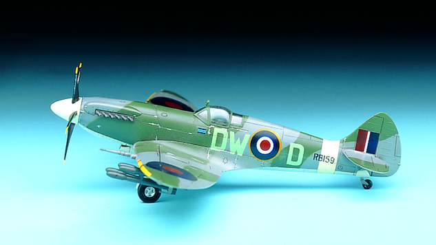 Modellbausatz Flugzeug 12484 - SPITFIRE MK.XIVC (1:72)