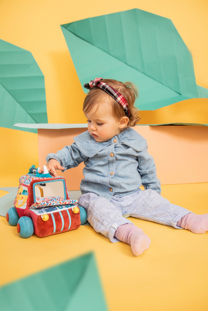 Lilliputiens - textil autó tevékenységekkel és tükörrel