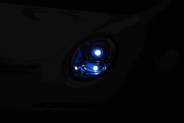 Elektrické autíčko RUF GT 12V, biele, Otváracie dvere, 2.4 GHz diaľkové ovládanie, LED sve