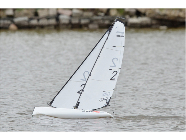 Dragon Flite 95 plachetnica RTR
