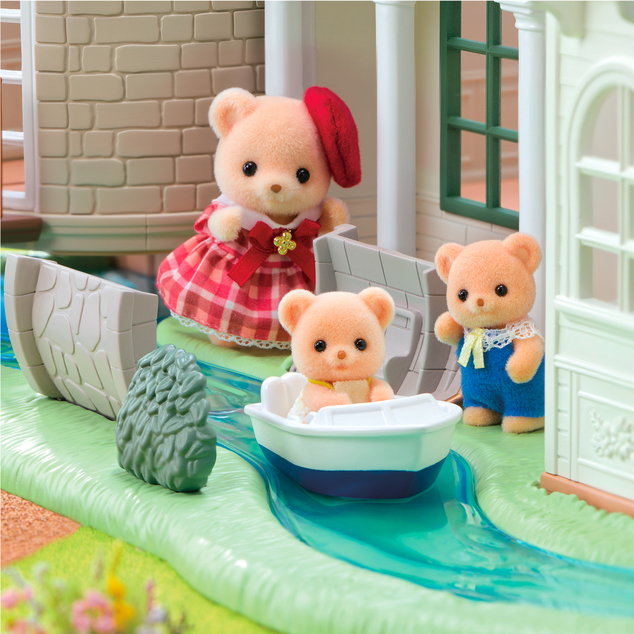 Sylvanian Families Villa mit rotem Dach am Fluss