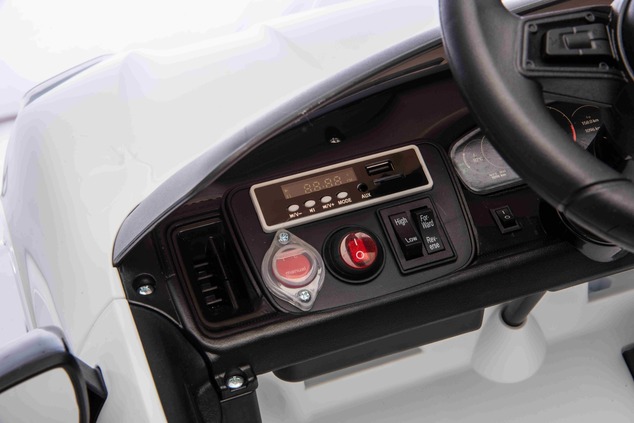 Elektrické autíčko Porsche Cayenne 12V s pohonom zadných kolies a licenciou (Jednomiestne)