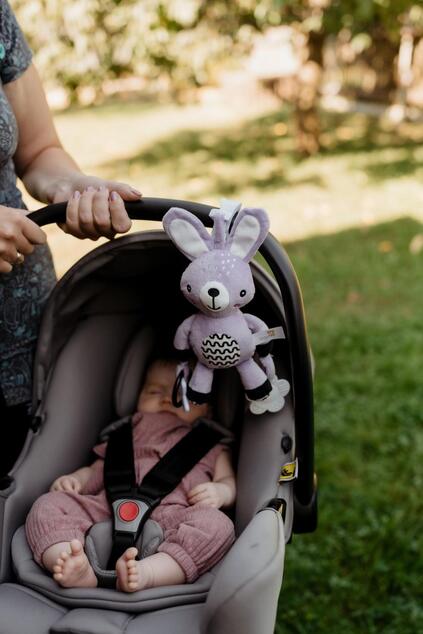 Zajačik/Zajac babyted hrkálka plyš 30cm záves na postieľku/kočík