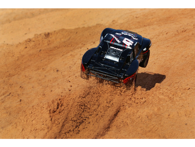 Traxxas Slash 1:16 RTR čierny
