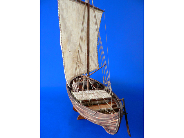 Dušok Vikingská loď Knarr 1:35 kit