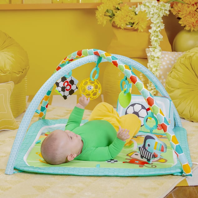 BRIGHT STARTS Deka na hranie s aktivitami Oball Grip &amp; Kick™ 0m+