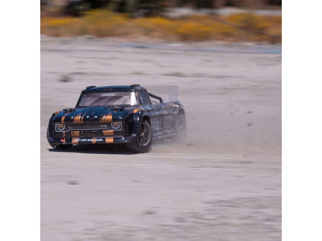 Arrma Infraction 3S BLX 1:8 RTR zlatá