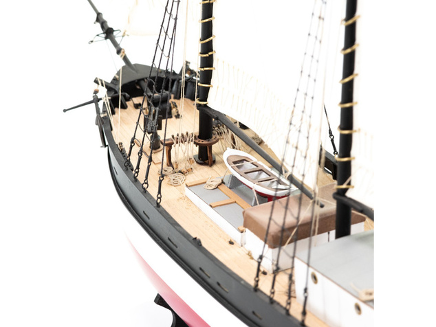 AMATI HMS Hunter škuner 1:60 kit