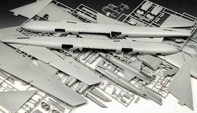 Maquette en plastique avion 03793 - B-52D Stratofortress "Édition Platine" (1:72)
