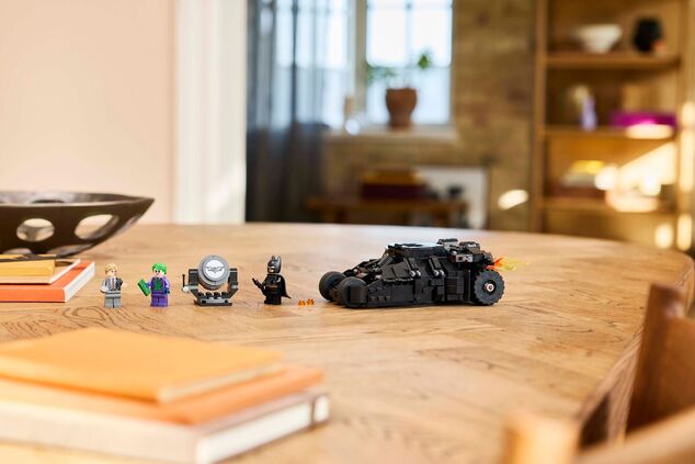 LEGO® DC Batman™ 76303 Batman™ Tumbler vs. Two-Face™ a Joker™