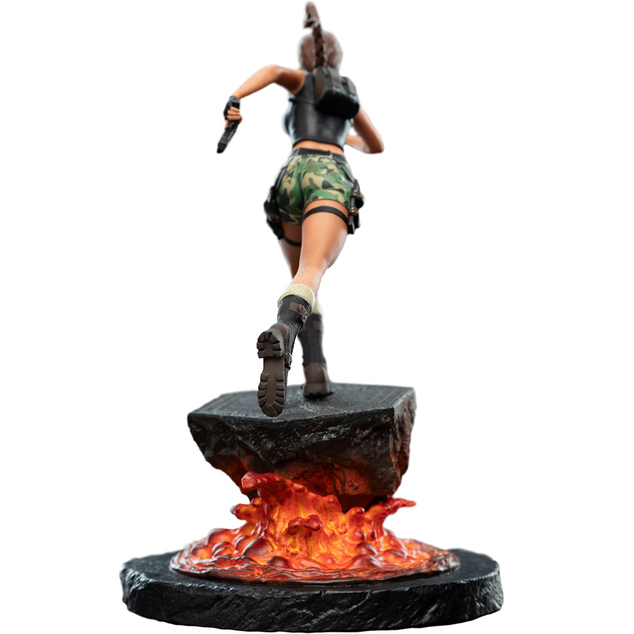Tomb Raider - Statue Miniature - Lara Croft : Le Sanctuaire de la Flamme
