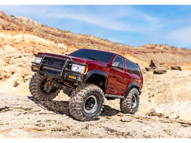 Traxxas TRX-4 Nissan Pathfinder 1988 1:10 RTR strieborný